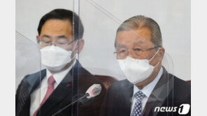 김종인, 안철수 겨냥 “혼자 살겠다면 모두 죽어…단일화는 팀플레이”