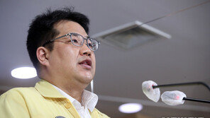 정부 “형제·자매 만남 아직 위험…부모님도 가급적 짧게 만나야”