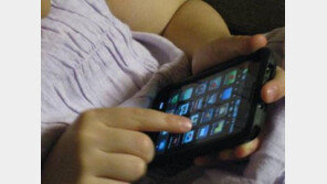 휴대전화 장시간 사용하면 종양 위험↑…예방법은?