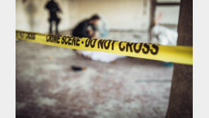 “심한 악취” 신고에 옥상 확인하니…30년 방치된 시신 발견