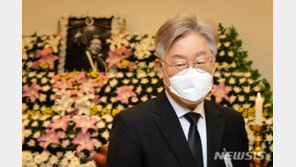 與 대선 경선 연기론 왜?…“이재명 향한 친문 의구심 여전”