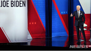 바이든 “7월 말 백신 충분 보급…크리스마스 정상화 가능성”