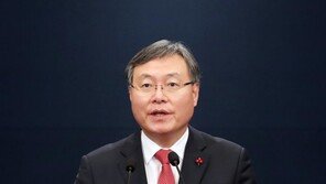 “신현수? 文대통령이 檢 출신 중 유일하게 아끼는 인물”