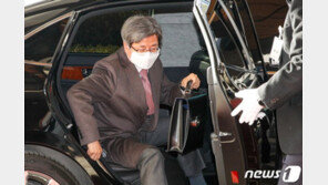 김명수, 野 공세에도 “사퇴 안해”…국회 출석은 “검토할 것”