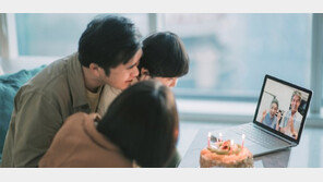 자녀의 전화 한 통이 ‘어르신 우울증’ 막는다