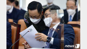 北민간인 ‘한겨울 6시간 수영 귀순’ 맞나…여전한 의문들