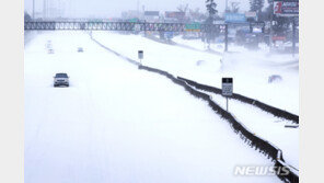 한파에 주민들 사투 벌이는데…텍사스주 시장 “강한 자만 살아남아” 망언