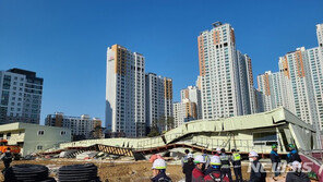 [날씨]강풍, 주말까지 계속 분다…강원영동은 ‘산불 비상’