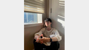 안재현, 전직 모델 느낌 물씬…댄디해진 근황