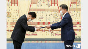 ‘대미협상가’ 정의용 맡은 한반도평화프로세스 중책…성공할까