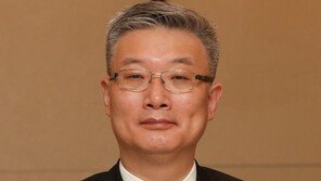 김종민 변호사 “신현수 패싱 청와대 해명 믿으라는 것인가”