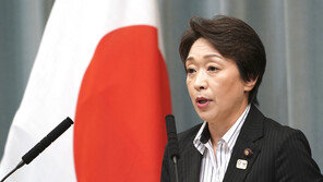 이번엔 하시모토 강제키스 논란…日 올림픽 준비 악화일로