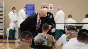 “미군 3분의 1, 코로나 백신 접종 거부”…강제 못 해