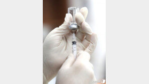 日은 두손 든 백신주사기 증산…韓 비결은 ‘크리스마스 이브 작전’