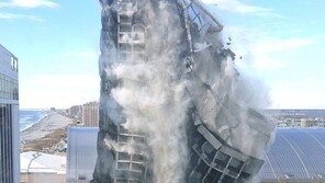 철거되는 옛 ‘트럼프 호텔’