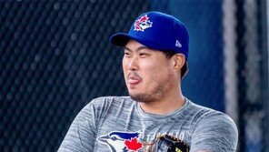 ‘덥수룩 수염’ 류현진, 여유가 넘친다