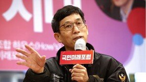 진중권 “‘박원순 롤모델’ 우상호, 공공장소서 대변 본 것”
