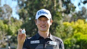 ‘PGA 첫 출전에 홀인원’ 김태훈 “박수 듣고 알아…긴장해서 얼떨떨”
