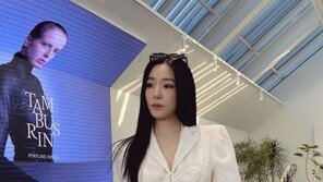 티파니 영, 짧은 재킷+핫팬츠로 시크·섹시美…인형 비주얼