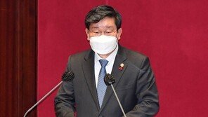 전해철 장관 “‘시보떡’ 문화, 새내기 공무원에 상처…타파할 것”