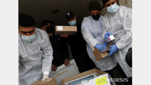 “화이자 백신, 1회만 투여해도 85% 예방”…1·2차 접종 간격 늘려도 되나?