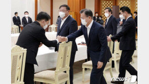 文대통령, 日강제징용·위안부 문제에 “당사자들이 납득해야 한다”