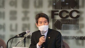 탈북민 4명 “이인영, 탈북자 증언 거짓말 취급…고소 예정”