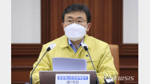 권덕철 “주중반 이후 거리두기 조정…요양병원·시설서 1호 접종”