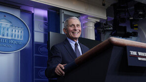 파우치 “한파로 인한 백신 배포 차질, 일시적 문제”