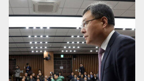 박범계 檢인사 사후승인 받았나, 제3경로로 文의사 확인했나