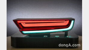 미래차 램프 기술 패러다임 전환… 현대모비스, 휘어지는 5.5mm 후미등 개발