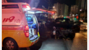 음주 추정 SUV차량과 승용차 충돌…4명 중·경상