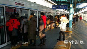 영등포역 KTX에 뛰어든 여성 숨져…승객들 후속열차 환승