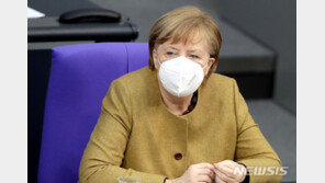 獨아스트라제네카 백신, 폭탄 돌리나?…“교사·경찰·군인 먼저 접종”