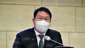 상의 회장 맡게된 최태원 SK회장 “어려운 시기…견마지로 다할것”