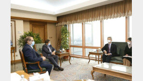 이란 “한국 동결 자산중 10억달러 우선 풀어주기로”