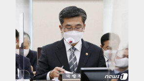 서욱 “北귀순 남성, 군 초소로 가면 북으로 돌려보낸다 생각”