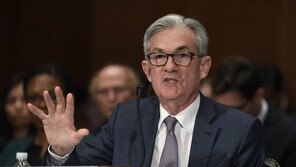 파월 “교과서 버려라…고용·물가·통화 등 과거와 개념 달라”