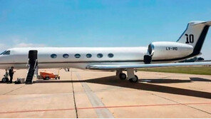 아르헨 대통령에 전용기 빌려준 메시