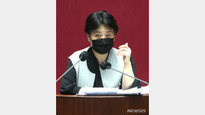 윤희숙 “가덕공항 예타면제? 김태년, 비겁해도 너무 비겁”