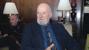 비트 문학의 산실 ‘시티 라이츠’ 세운 로런스 펄렝게티 별세…향년 102세