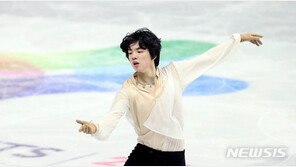피겨 차준환, 1년 만에 공식 대회 출전…새 쇼트 선보여
