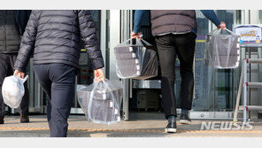 ‘거리두기’ 다음주 완화할까…26일 조정안 발표