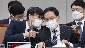 유영민, ‘신현수 파동’에 “법무-검찰 피로도 이어 또…송구하다”