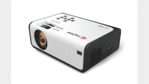 누적 판매 10만대… 집콕 필수템 ‘미니빔’