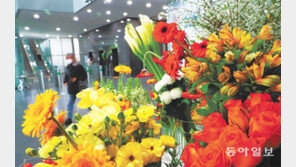 “꽃 사세요”… 화훼농가 돕기 꽃전시