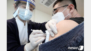 백신 접종, 일본 보다 9일 늦은 한국…이틀이면 따라잡는다