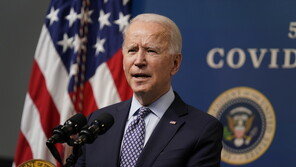 바이든 “러 크림반도 공격 책임 물을 것”