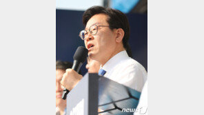 이재명 “전쟁터에 홀로 선 듯 외롭고 고통스러운 나…한통의 편지를 발견”