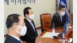 노점상·대학생도 재난지원금 준다…野 “보궐선거 9일 전 지급” 반발